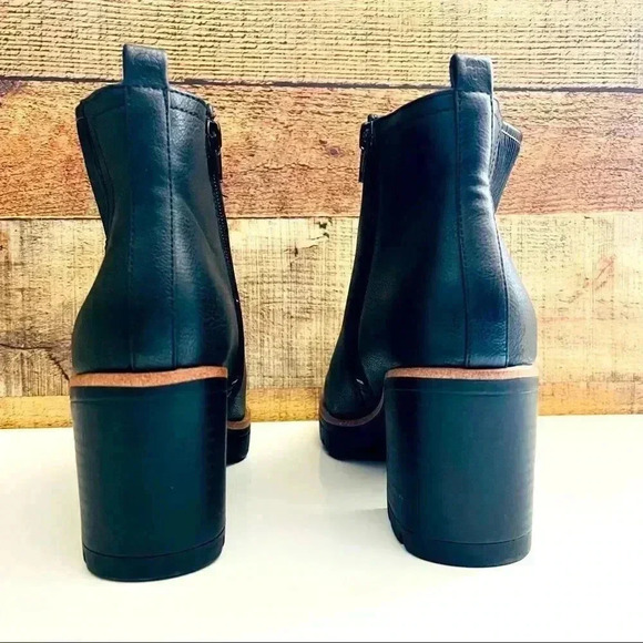 NWOT Naturalizer Madalynn Gore Booties - Picture 5 of 9